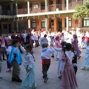 Nos preparamos para el acto del 25 de Mayo