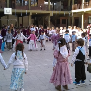Nos preparamos para el acto del 25 de Mayo
