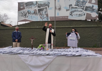 Entrega y bendición de remeras de 6to grado.